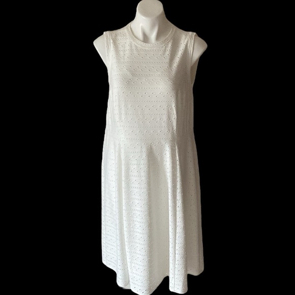 EST 1946 Dresses & Skirts - EST 1946 Eyelet Sleeveless A-Line White Dress Size 14/16 Plus Size Stretch
